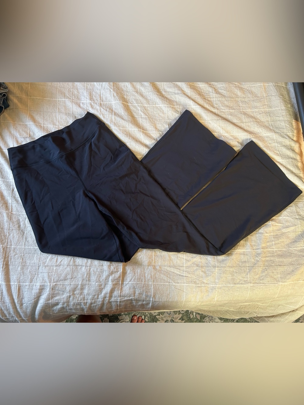 Old Navy Active Powersoft Women’s High-Rise Black Flared Leggings